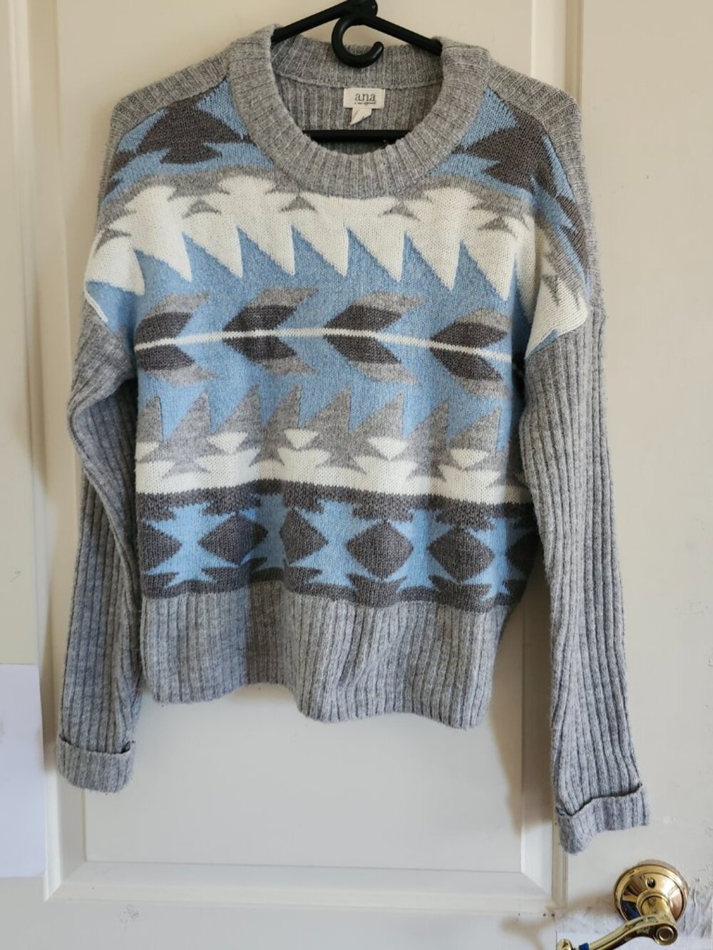 ANA SWEATER TOP Aztec Fashion Blue Gray white Zig Zag Color Block Sz MP